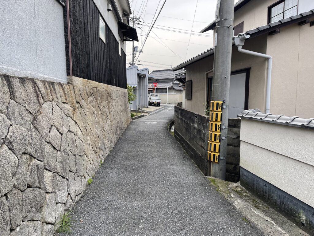 公民館への道