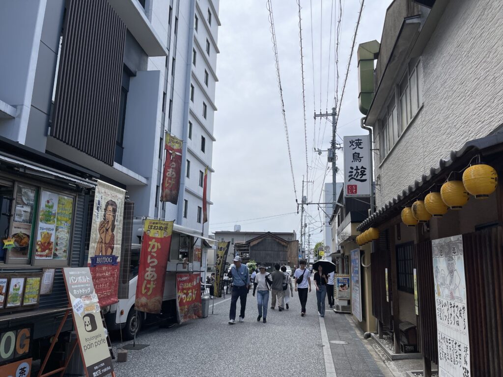 阿知テラス、旧一番街商店街の端の方：ここも屋台