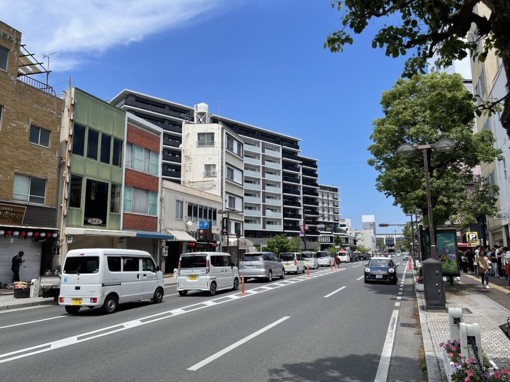 阿知テラス：倉敷中央通りから遠目