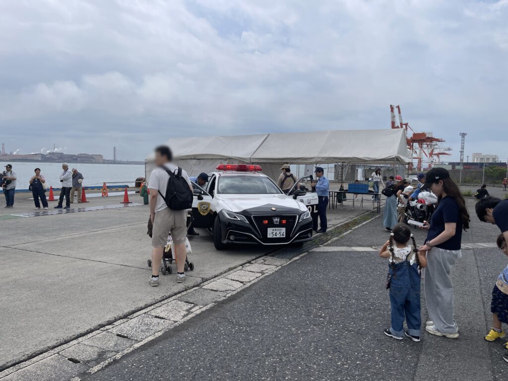 岡山県警パトカー