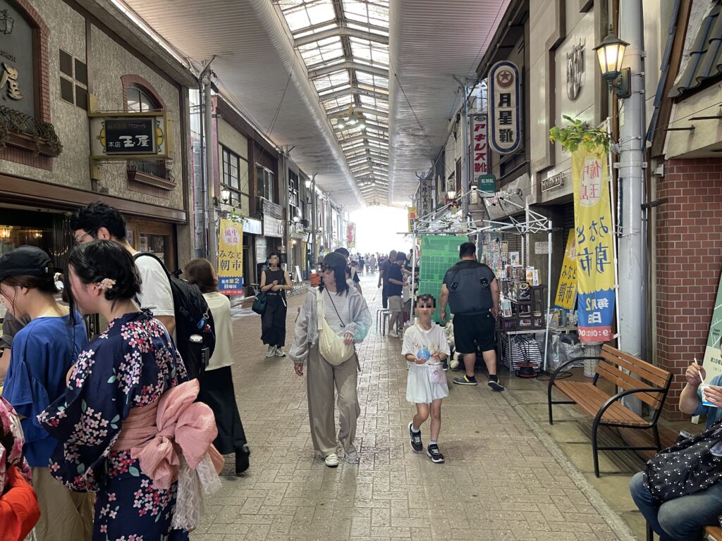 清心町商店街の人通り