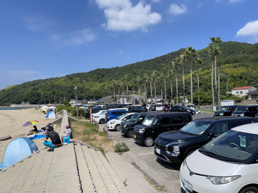 無料駐車場の様子　西浜の西端