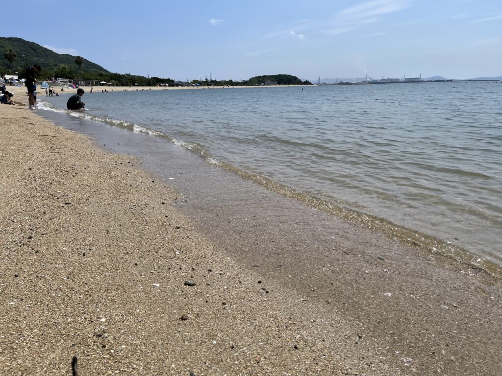 西浜の波打ち際