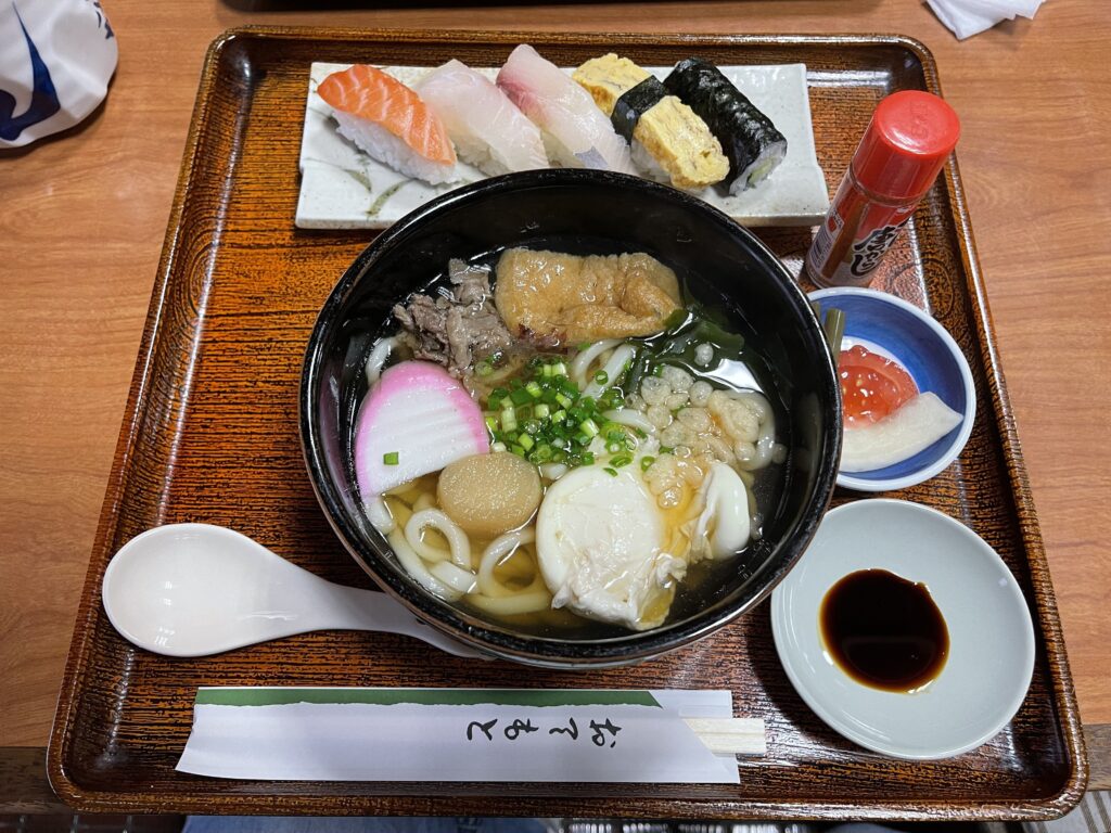 帰り道の黒崎で食べたすし定食1100円