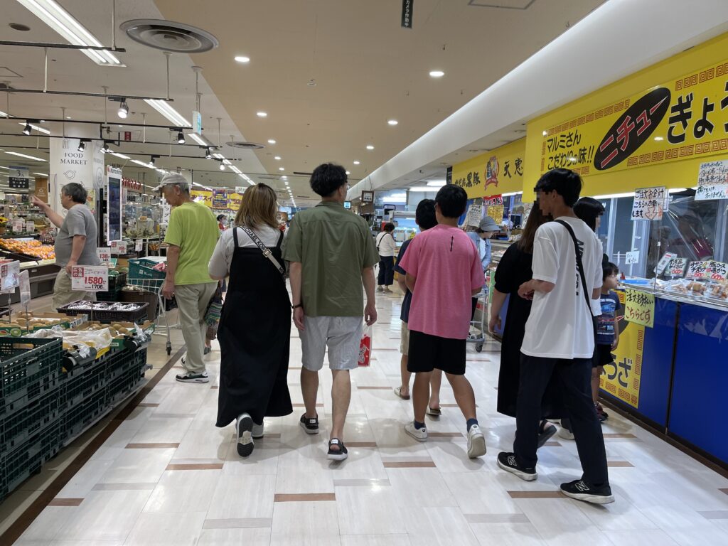 天満屋ハピータウン児島店1階店内