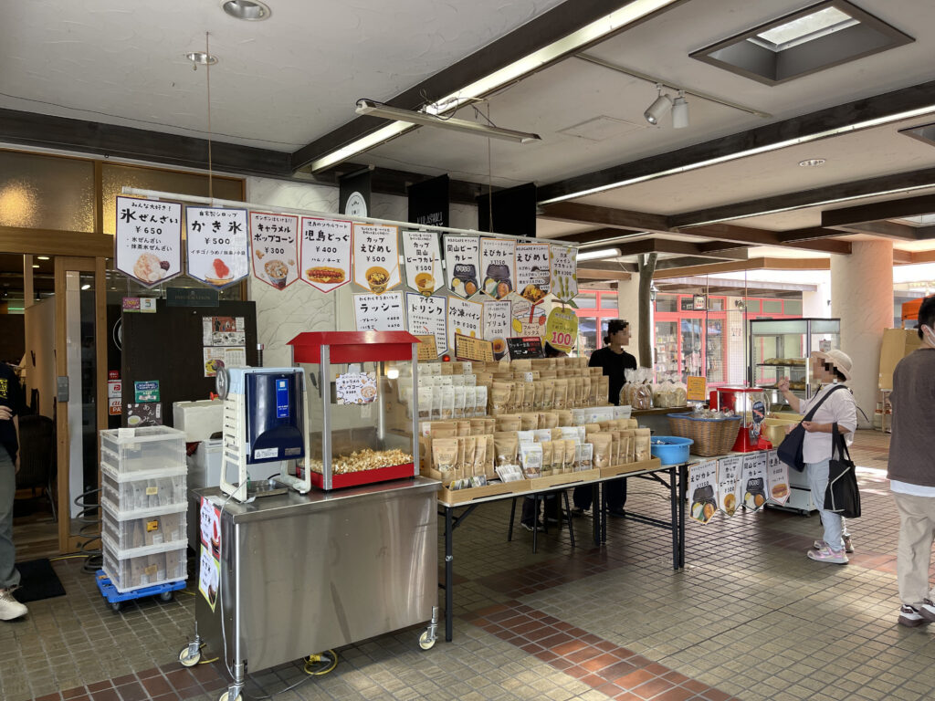 パティオ内の出店